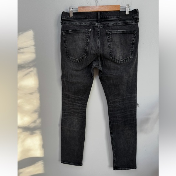 Abercrombie & Fitch Black Distressed Langdon Skinny Jeans in W32 L32 - Picture 3 of 4